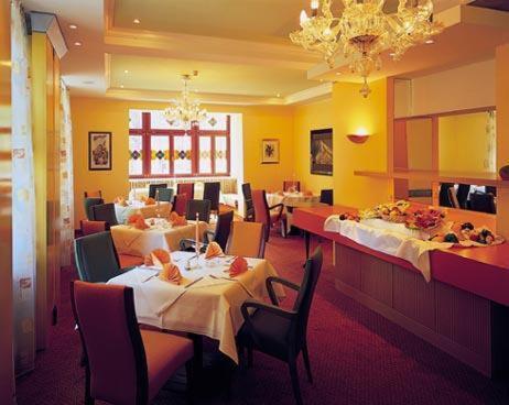Hotel Am Kurpark Schonebeck  Restoran gambar